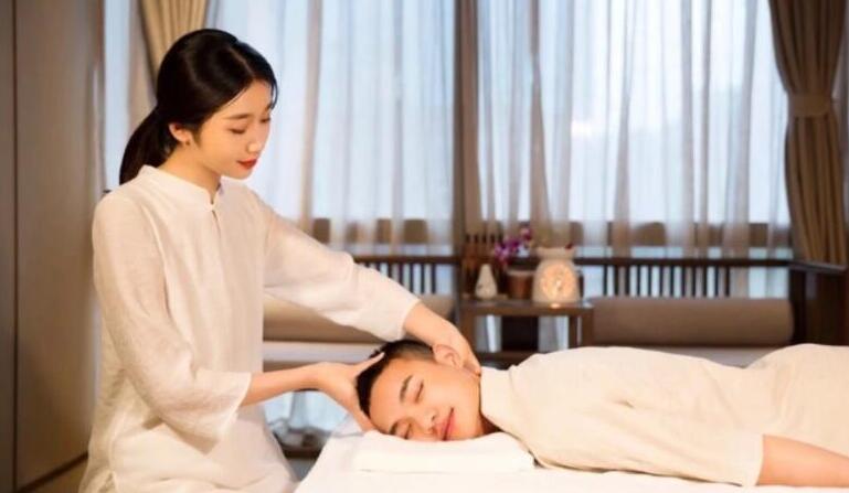 脸部精油使用方法 脸部精油使用方法